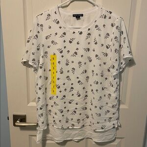 Hilary Radley Black and White Floral Short Sleeve Top